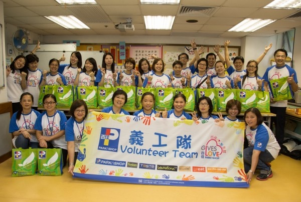 百佳義工隊合照