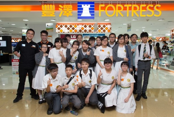 學生與豐澤導師的合照