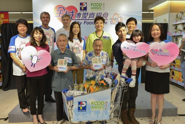 長者、義工與嘉賓合照