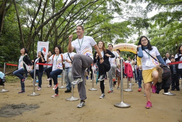 屈臣氏集團在做熱身運動