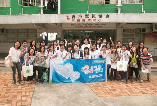 屈臣氏義工合照